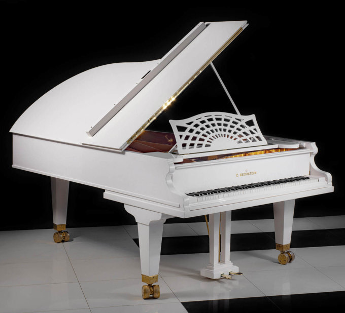 Рояль C. Bechstein мод. 220 (BU) белый, полированный.