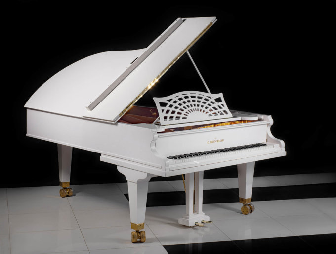 Рояль C. Bechstein мод. 220 (BU) белый, полированный.