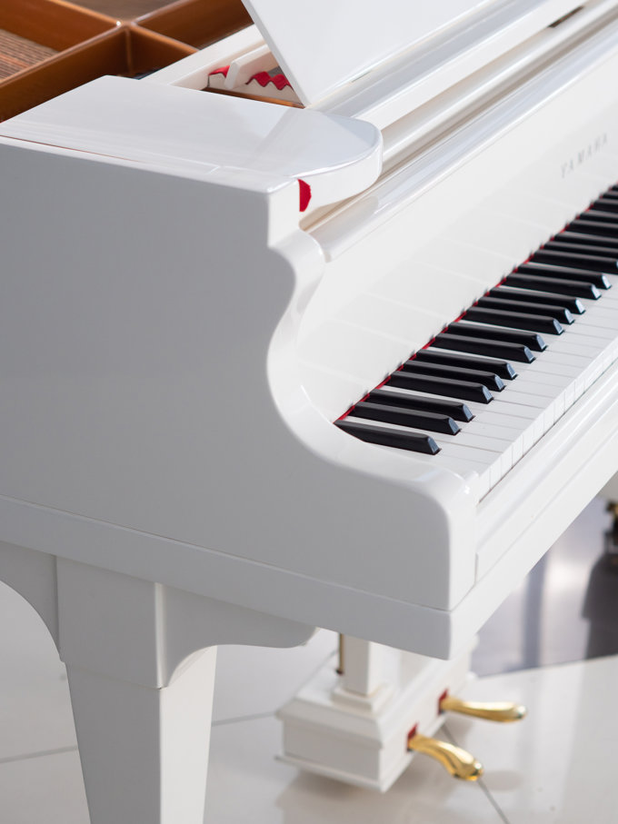 Рояль Yamaha мод.180 (BU) белый, полированный